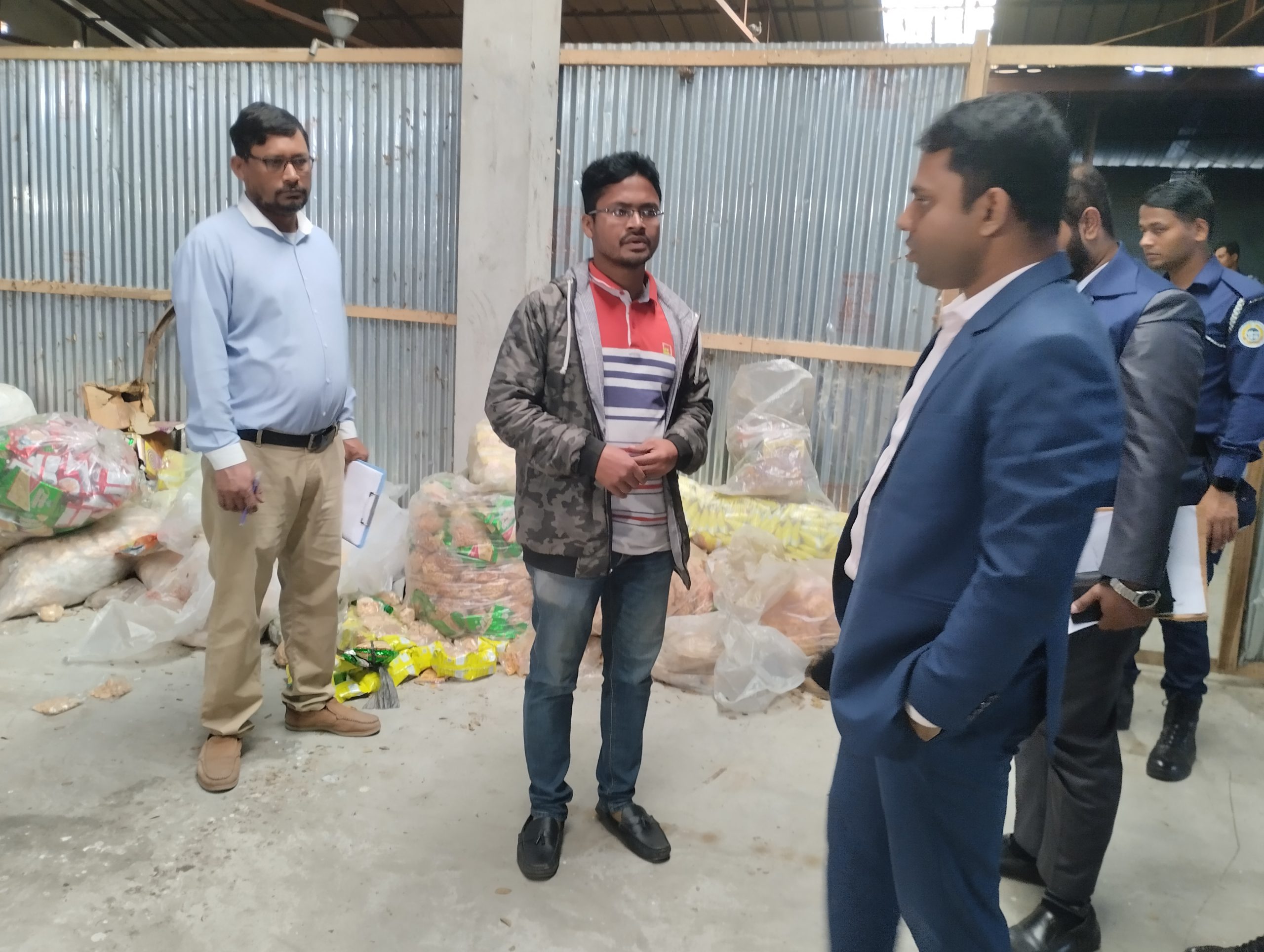 ভোলায় নকল চিপস এর কারখানা নাহিয়ান ফুডে মোবাইল কোট