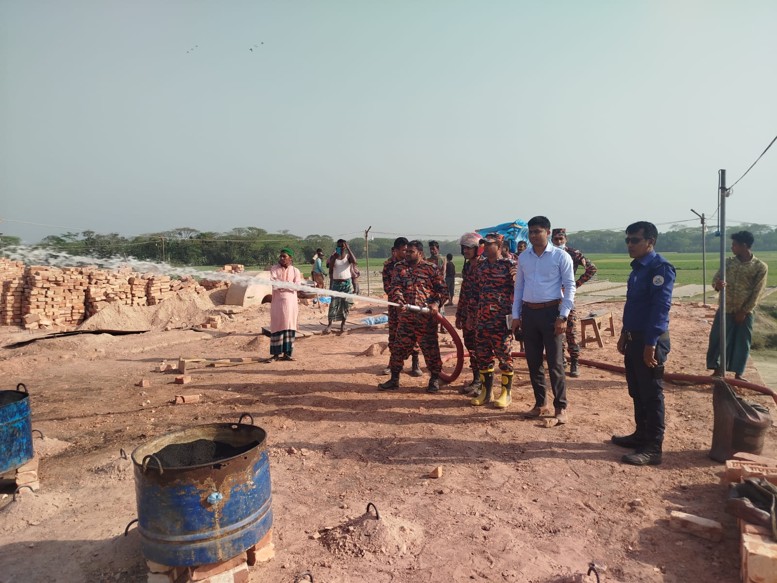 ভোলায় অবৈধ ইটভাটা সুফিয়া ব্রিকসকে ১লক্ষ টাকা জরিমানাসহ বন্ধ করে দেন ইউএনও