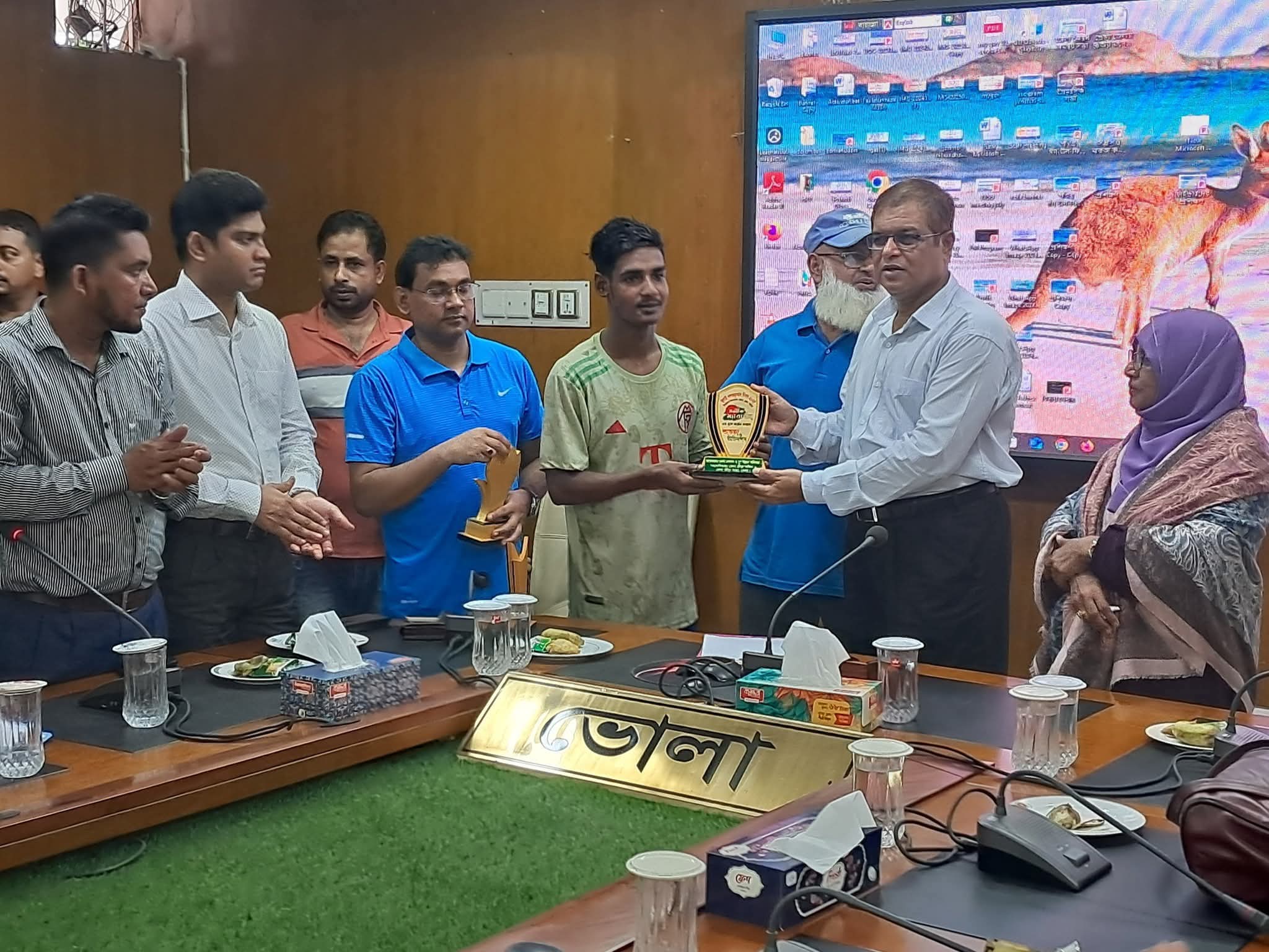 জুলাই গণঅভ্যূত্থান দিবস উদযাপন উপলক্ষে ভোলায় প্রতীকী ম্যারাথন অনুষ্ঠিত