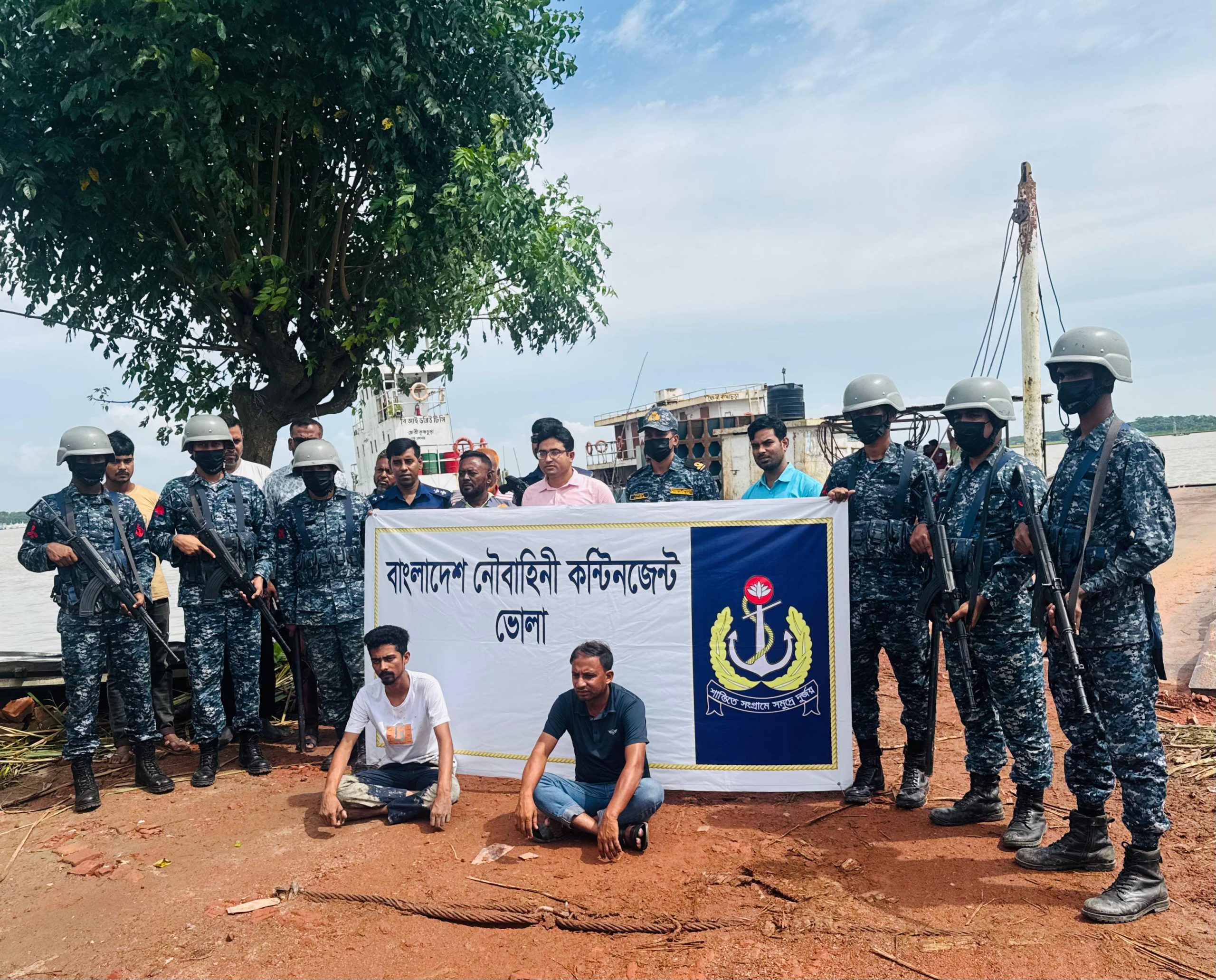 ভোলা’র ভেদুরিয়া ফেরীঘাট ও লঞ্চঘাটে চাঁদাবাজ আটক ও অর্থদন্ড প্রদান