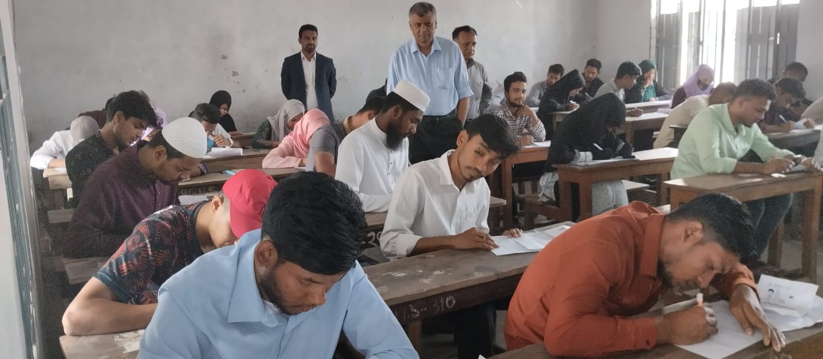 ভোলায় যুবউন্নয়নের ফ্রিল্যান্সিং প্রশিক্ষণ কোর্সে ভর্তি পরিক্ষা অনুষ্ঠিত