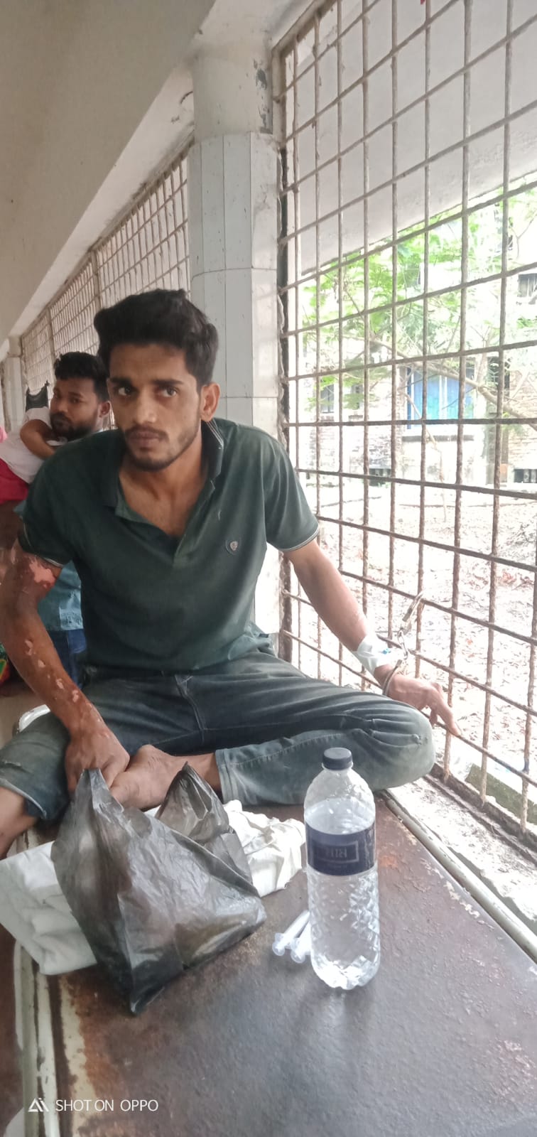 বিদ্যুৎ কেন্দ্রের তামার প্লেট চুরি করতে এসে শট সার্কিটে ধরা খেল চোর