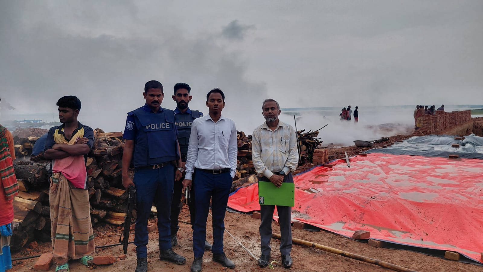 ভোলার চরফ্যাশনে ২ অবৈধ ইটভাটাকে ১ লক্ষ টাকা জরিমানাসহ ধংস